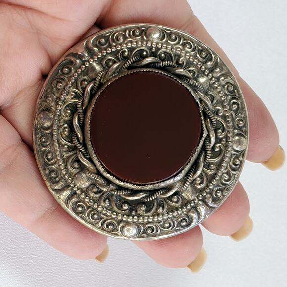 Vintage Etruscan Revival Brooch Repousse Medallion w Carnelian Glass Center - Picture 8 of 10